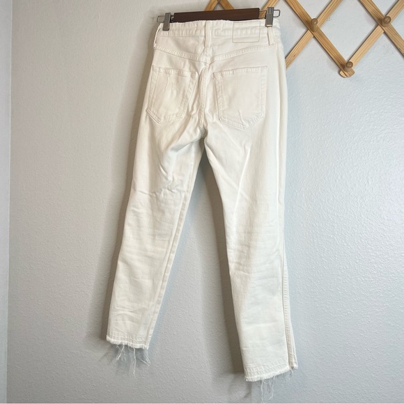 AMO Babe Sea Salt Wash White Cropped Jeans Raw Hem - Picture 12 of 14